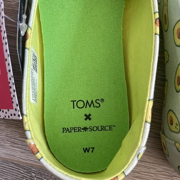 *NWT* Tom’s Slip-on Avocado - size 7 - Picture 3 of 4